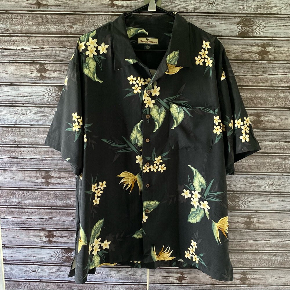 Tommy Bahama Men's 100% Silk Short-Sleeved Button-Down Shirt‎ Size L Tropical